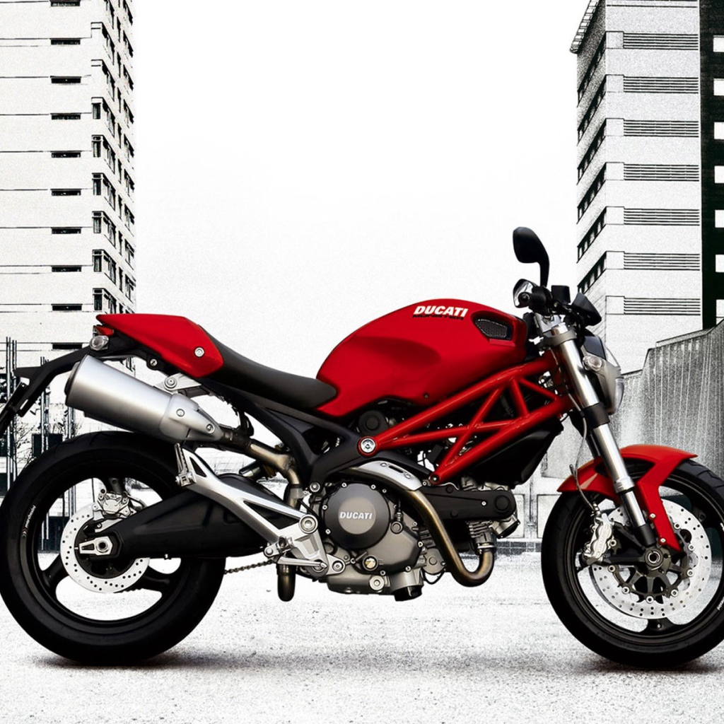 Мотоцикл модели Ducati Monster 1200