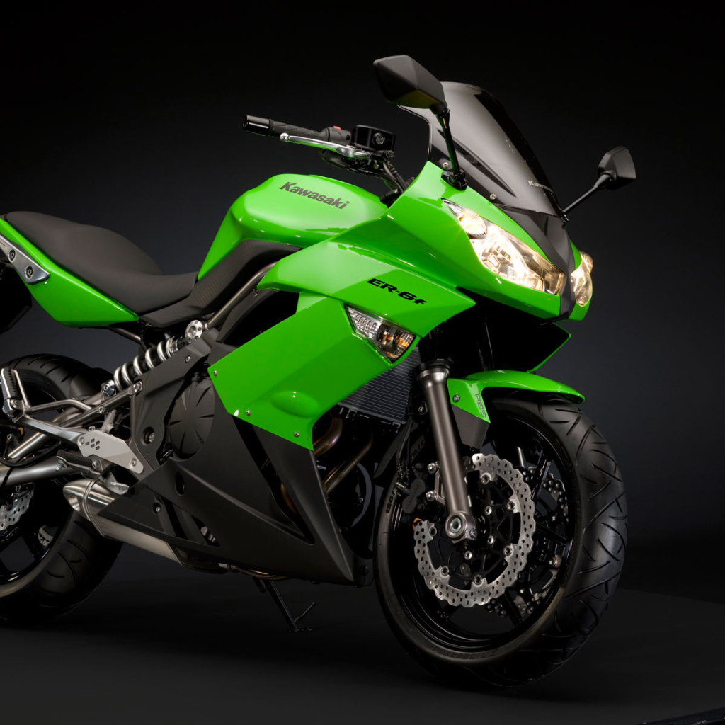 Мотоцикл модели Kawasaki ER-6f