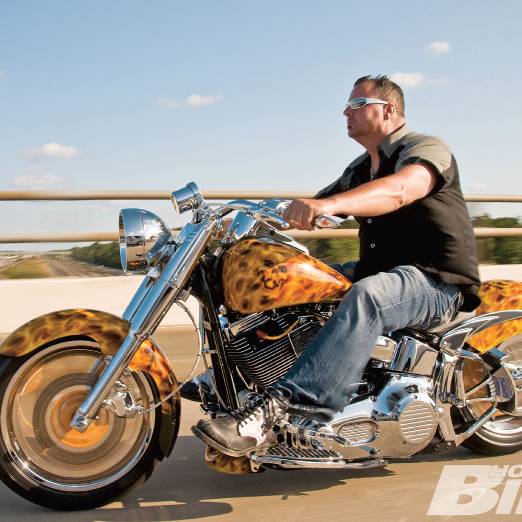 Быстрый мотоцикл Harley-Davidson Fat Boy