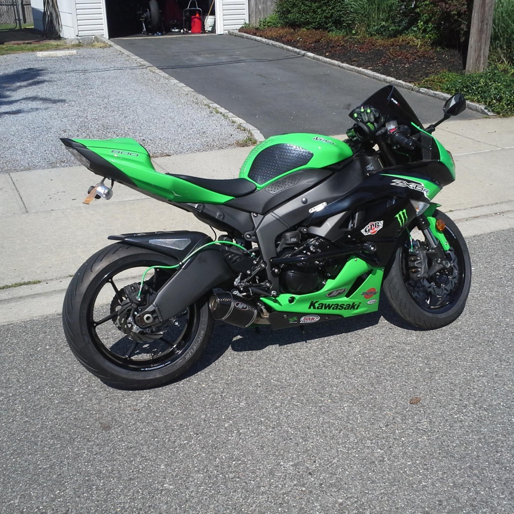 Быстрый мотоцикл Kawasaki Ninja ZX-6R 636 Performance