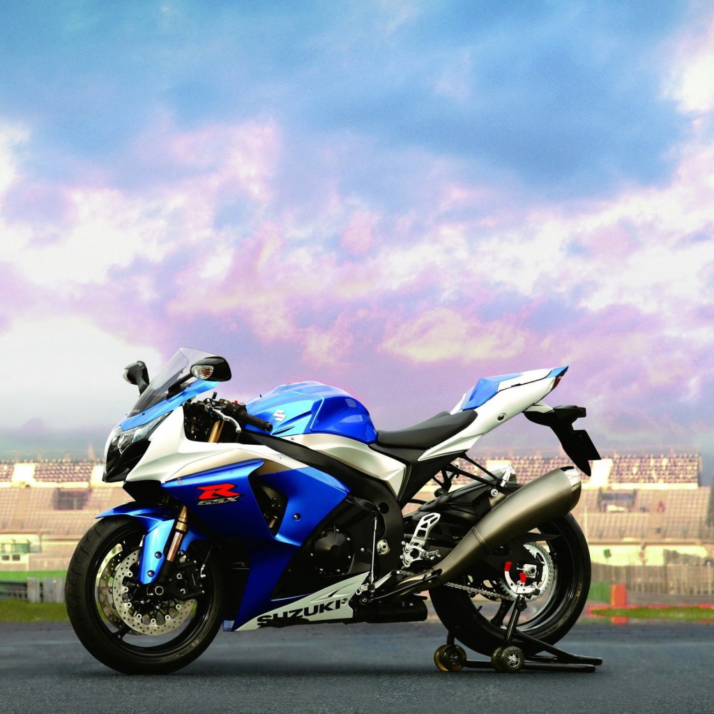 Невероятный мотоцикл Suzuki  GSX 1300 R