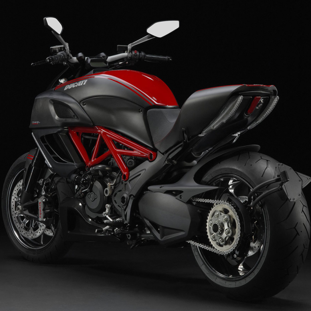 Невероятно быстрый мотоцикл Ducati Diavel