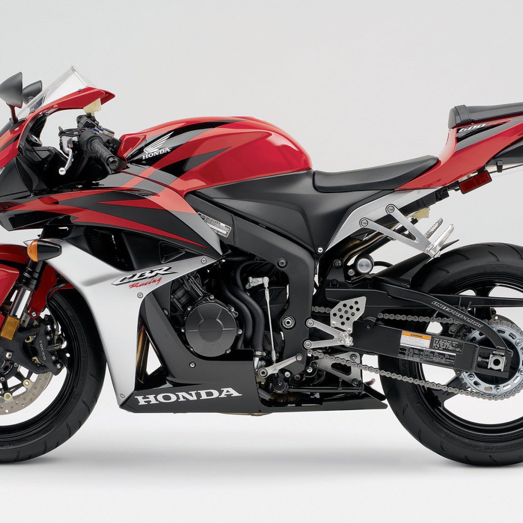 Невероятно быстрый мотоцикл Honda CBR 600 RR