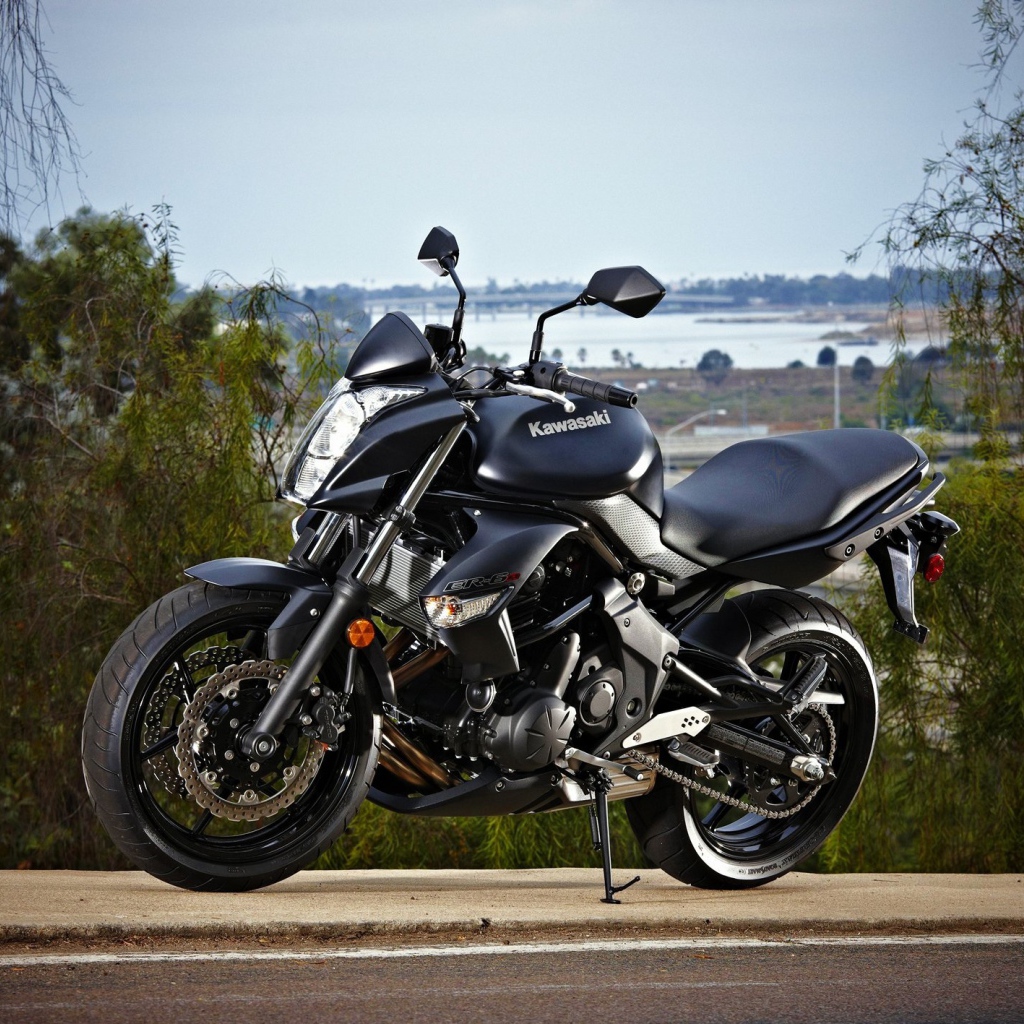 Невероятно быстрый мотоцикл Kawasaki ER-6n