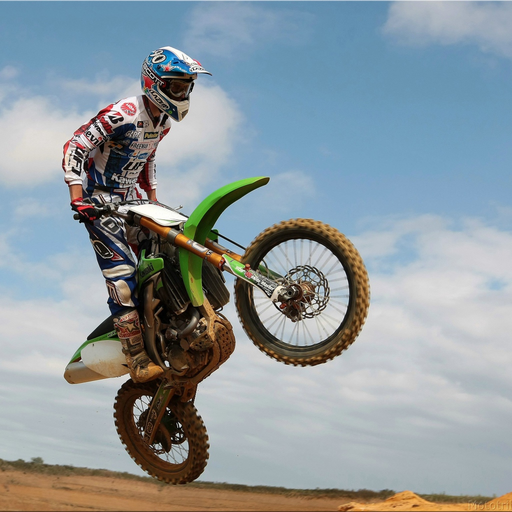 Невероятно быстрый мотоцикл Kawasaki KX 450 F