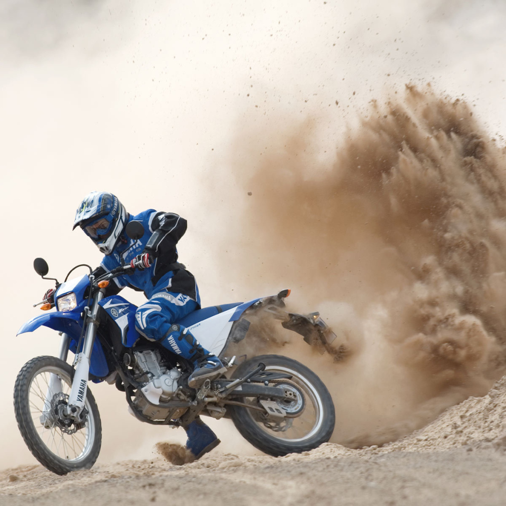 Невероятно быстрый мотоцикл Suzuki DR 200 SE