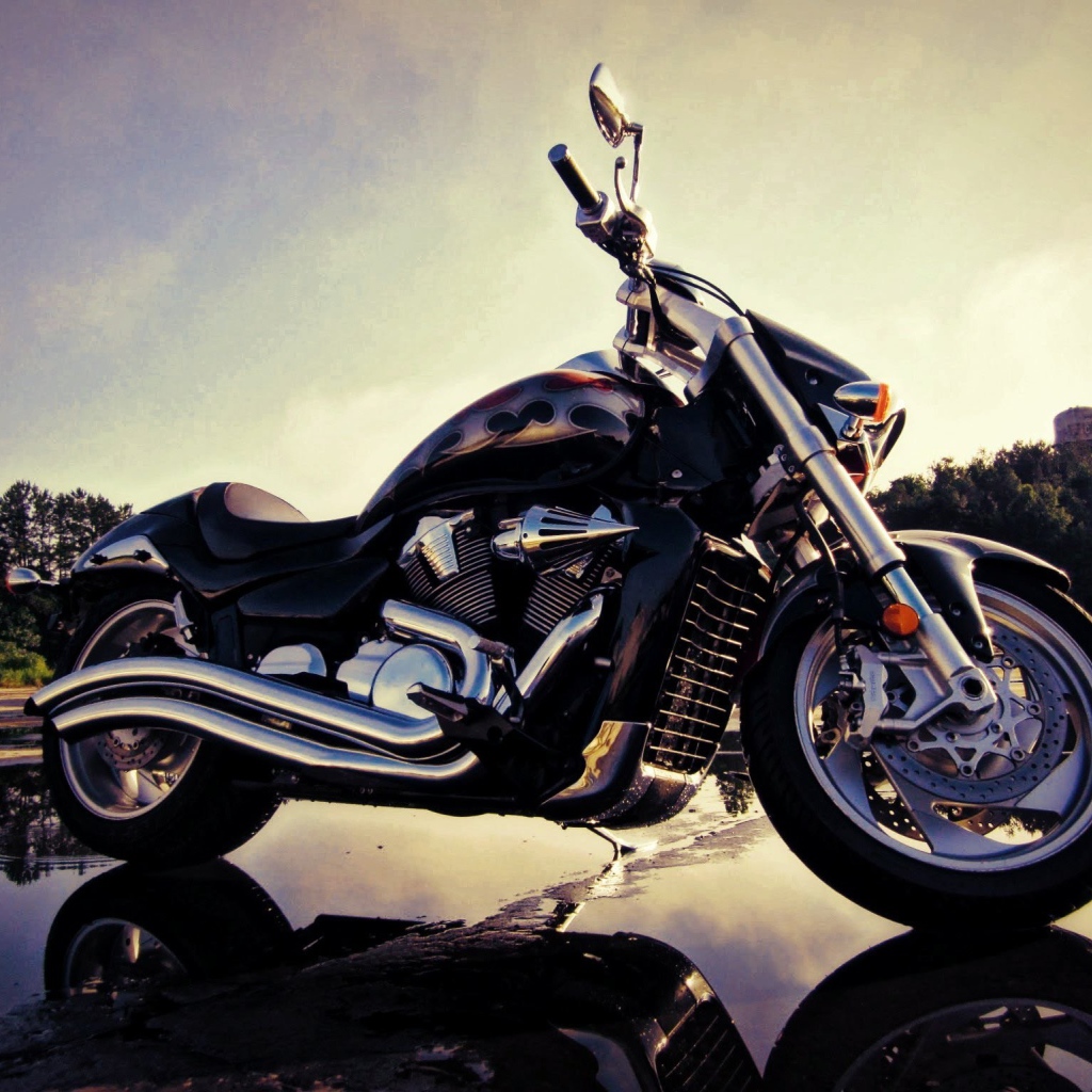 Невероятно быстрый мотоцикл Suzuki Intruder C800C