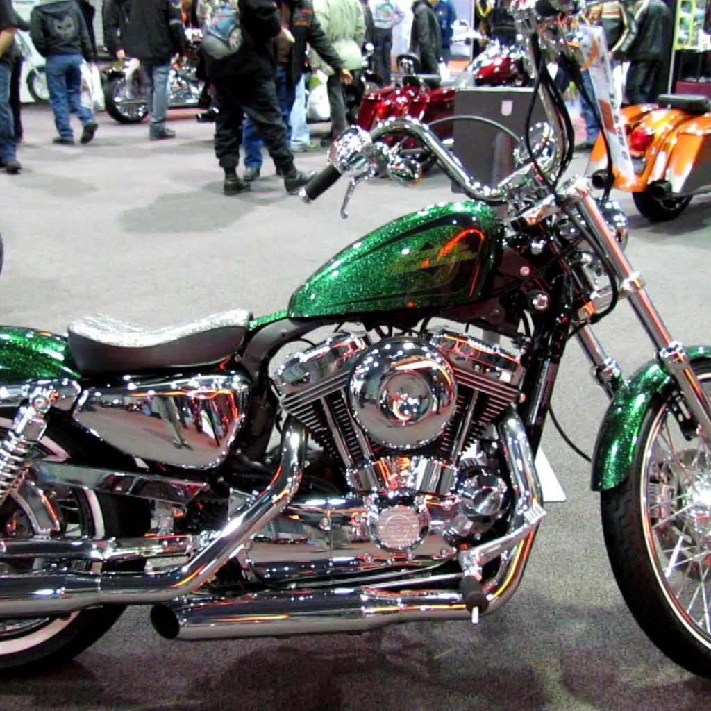 Невероятно быстрый мотоцикл Harley-Davidson XL 1200V Sportster Seventy-Two