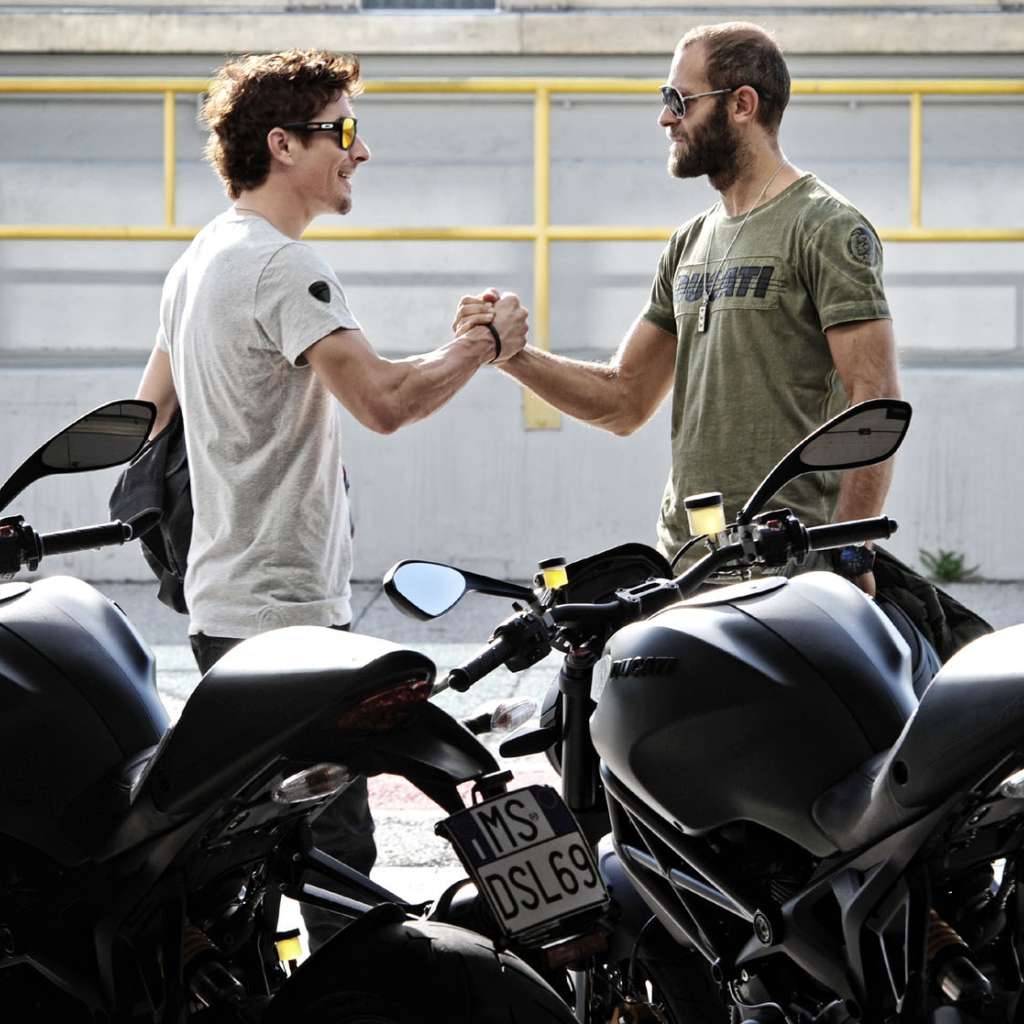 Невероятно быстрый мотоциклDucati Monster Diesel