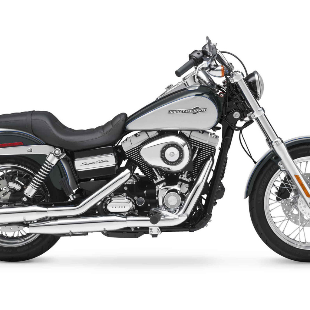 Мотоцикл модели Harley-Davidson Dyna Super Glide Custom