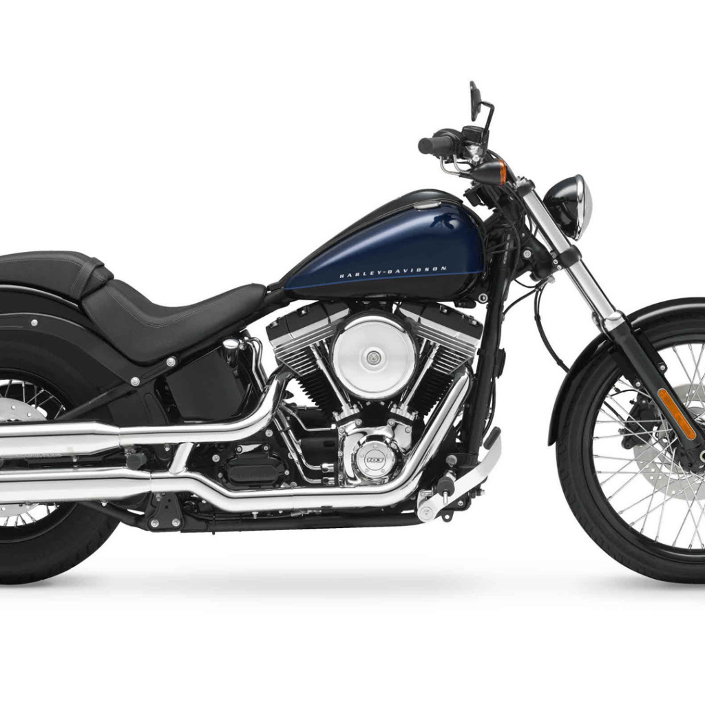 Мотоцикл модели Harley-Davidson Softail Blackline