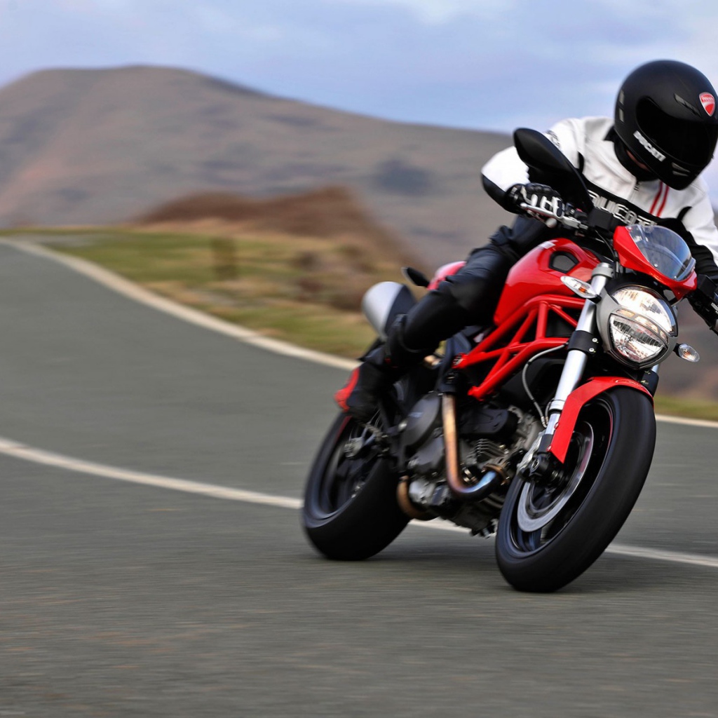 Новый мотоцикл Ducati Monster 1200