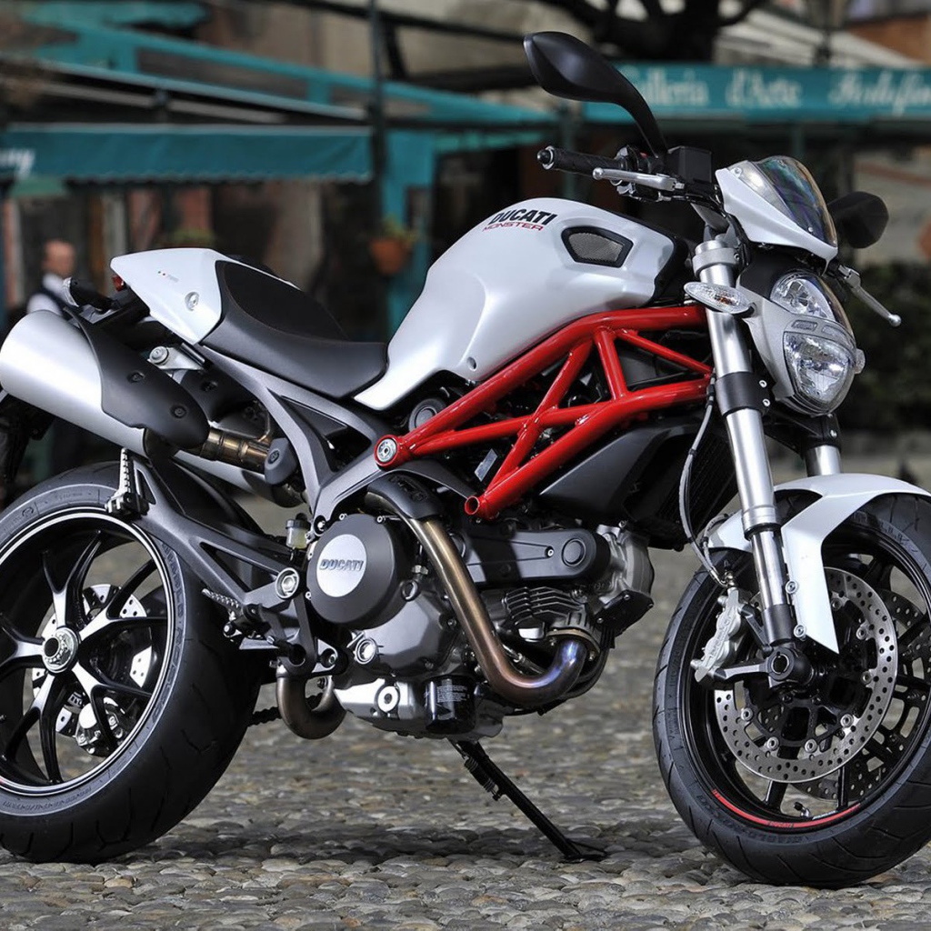Новый мотоцикл Ducati Monster 796 Corse Stripe