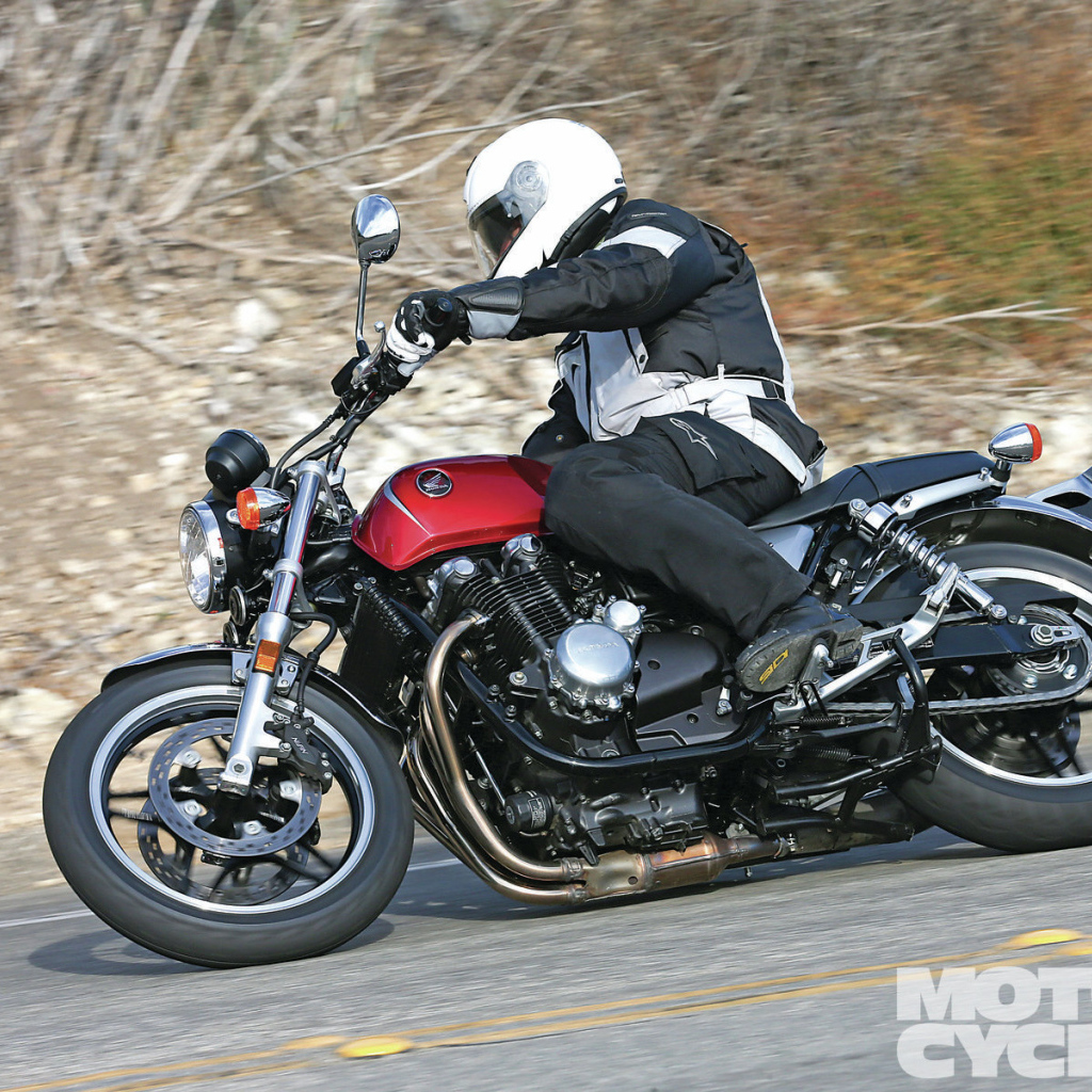 Новый мотоцикл Honda CB 1100