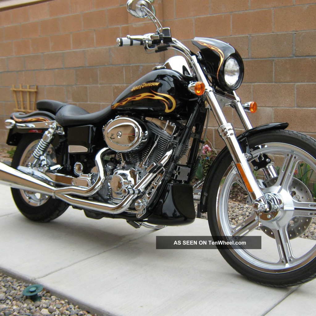 Новый мотоцикл Harley-Davidson Dyna Switchback