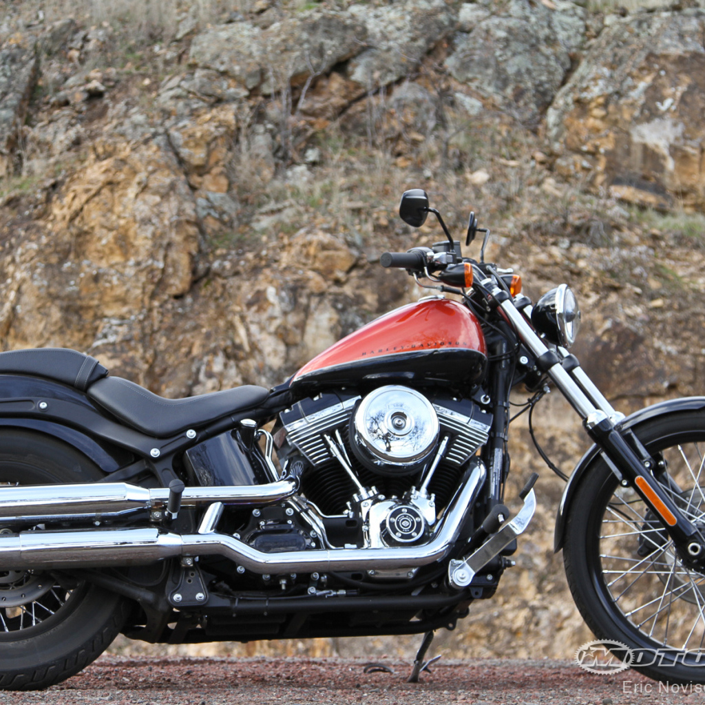 Новый мотоцикл Harley-Davidson Softail Blackline