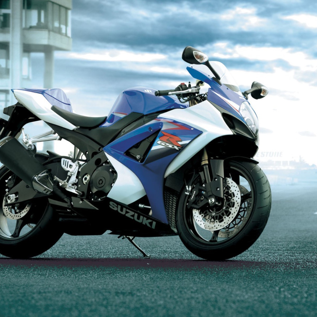 Новый надежный мотоцикл Suzuki  GSX-R 1000