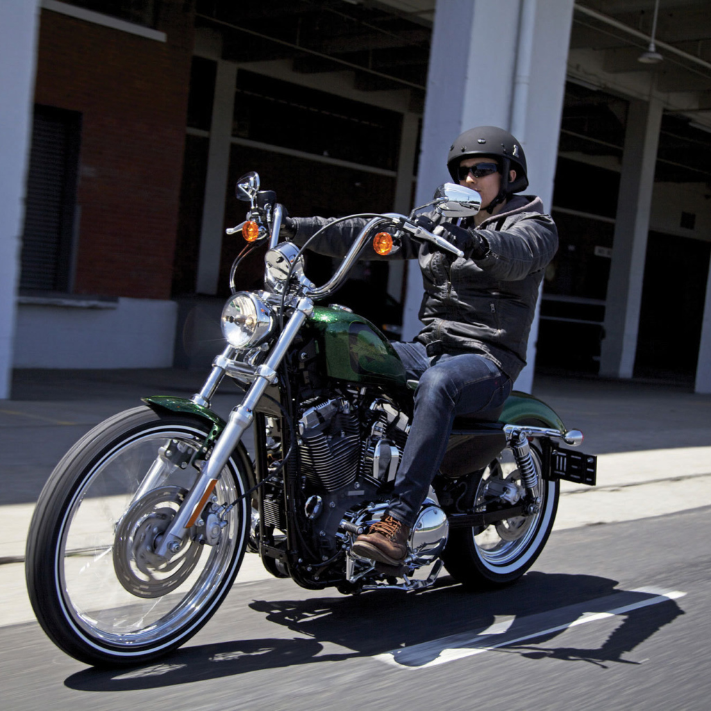 Новый надежный мотоцикл Harley-Davidson XL 1200V Sportster Seventy-Two