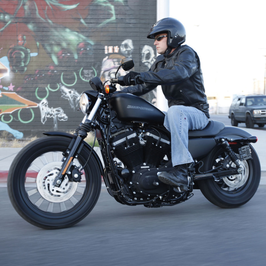 Новый надежный мотоцикл Harley-Davidson XL 883N Sportster Iron