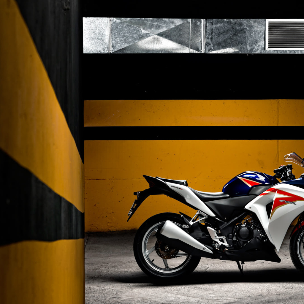 Новый надежный мотоцикл Honda CBR 250 R