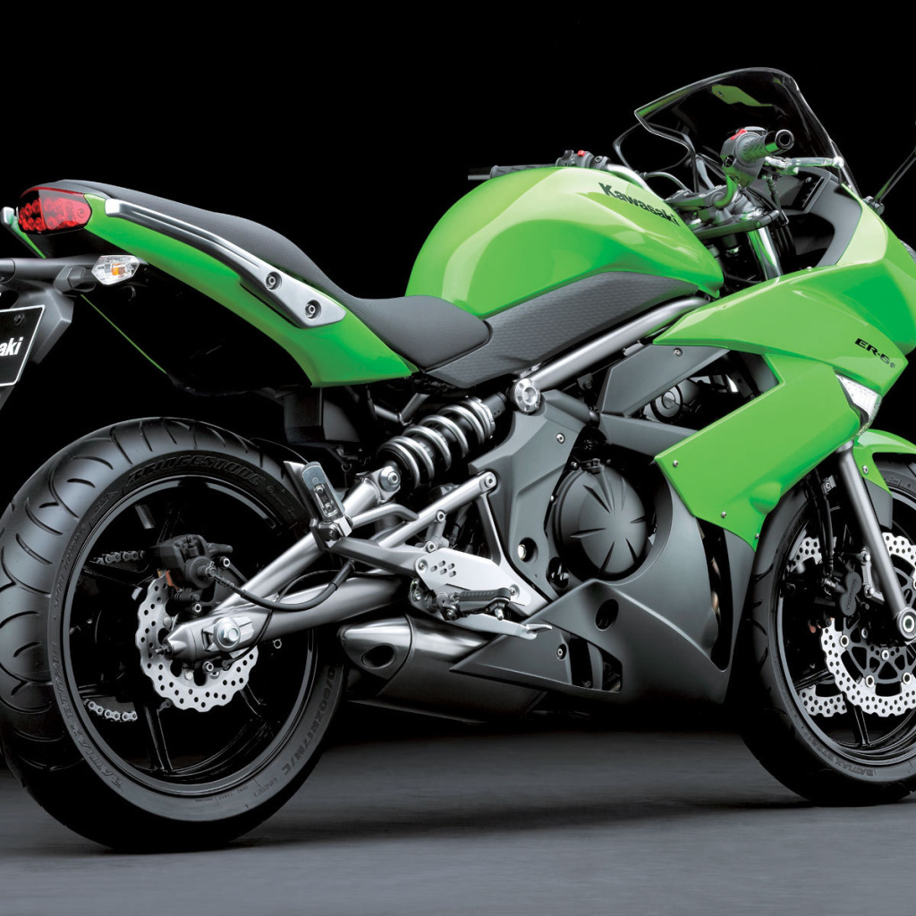 Новый надежный мотоцикл Kawasaki ER-6f