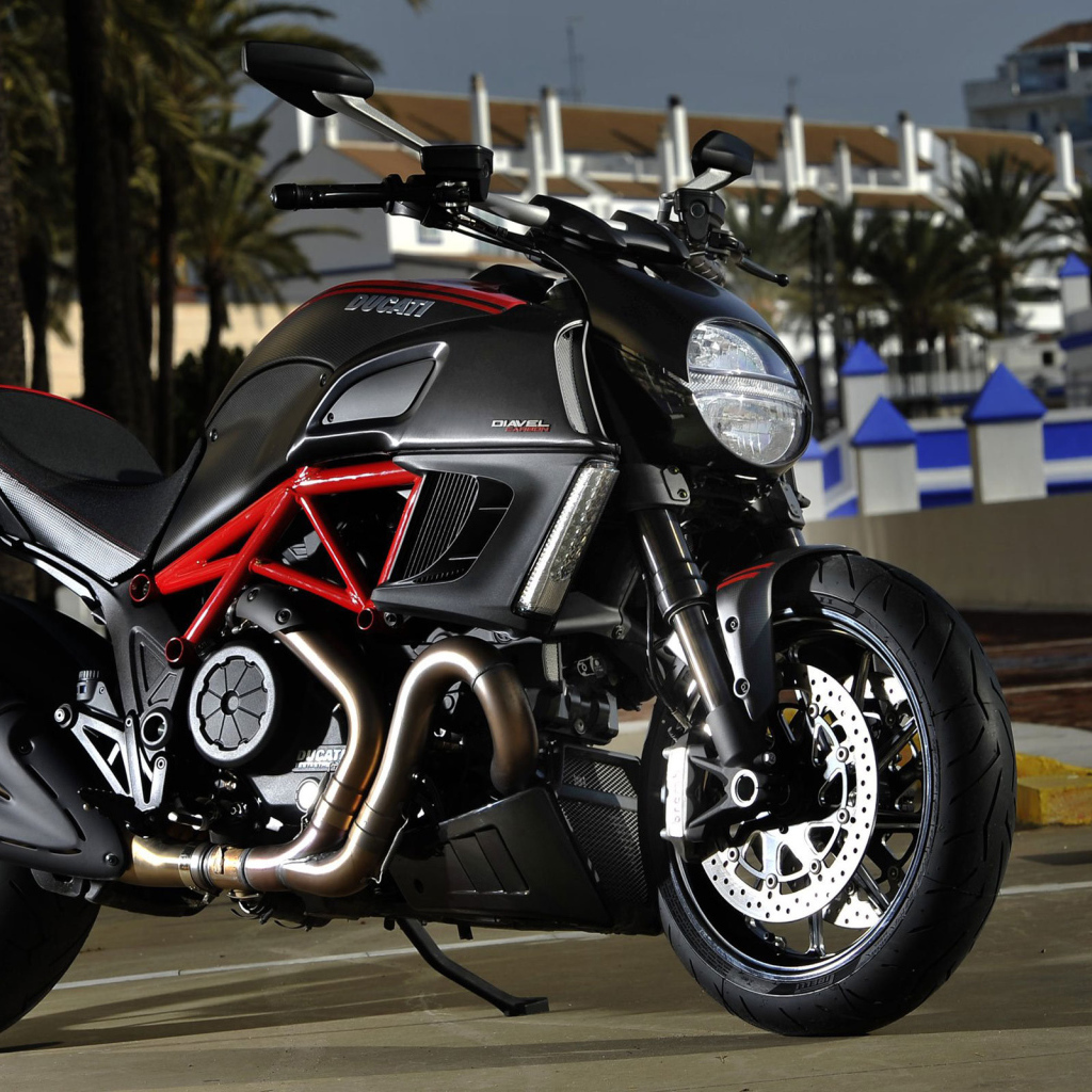 Популярный мотоцикл Ducati Diavel