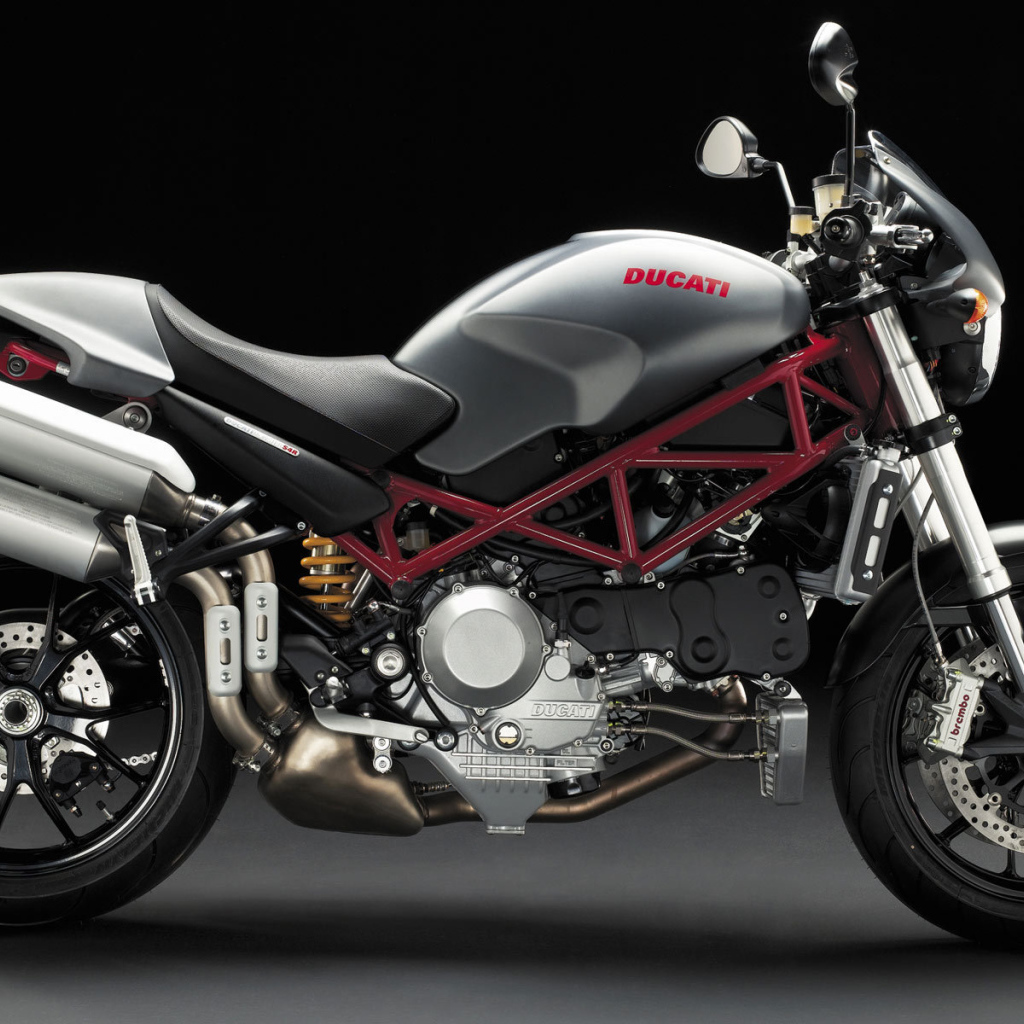 Популярный мотоцикл Ducati Monster 1200