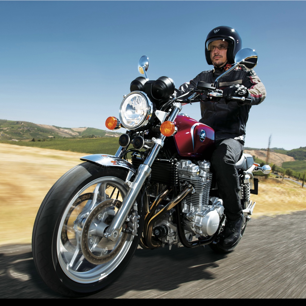 Популярный мотоцикл Honda CB 1100