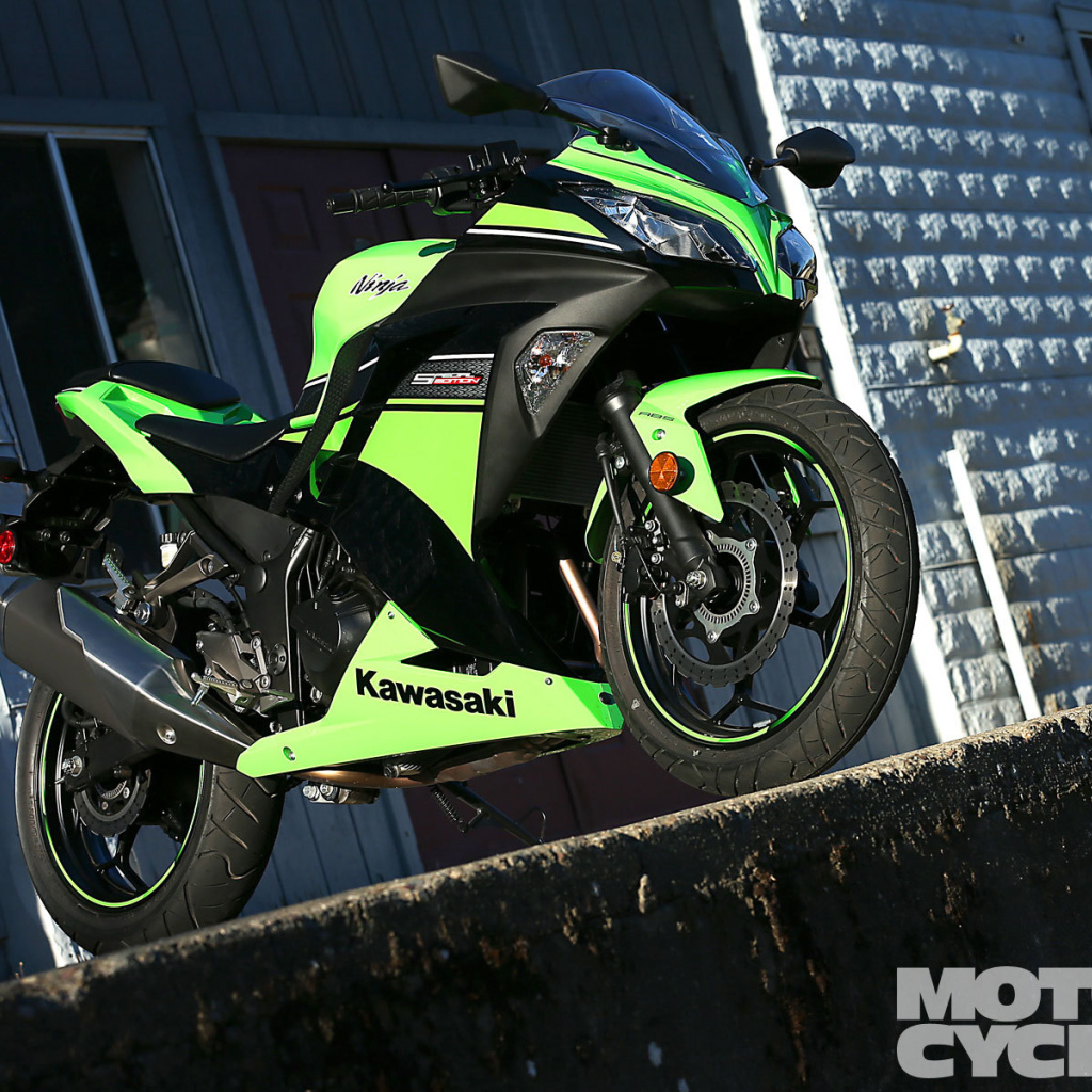 Надежный мотоцикл Kawasaki Ninja 300