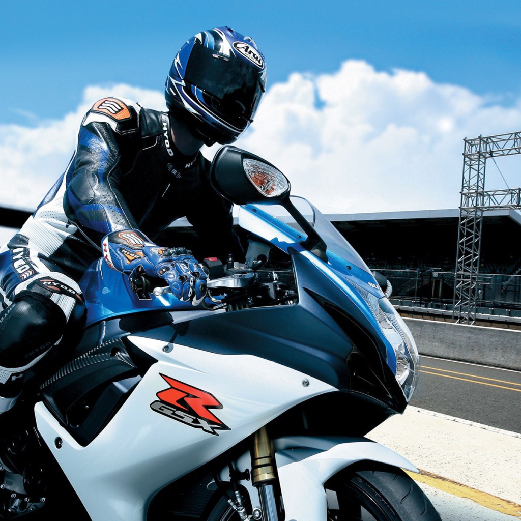 Надежный мотоцикл Suzuki GSX-R 750