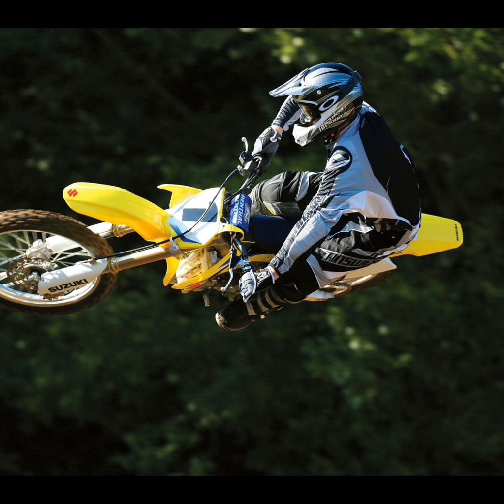 Надежный мотоцикл Suzuki RM-Z 250