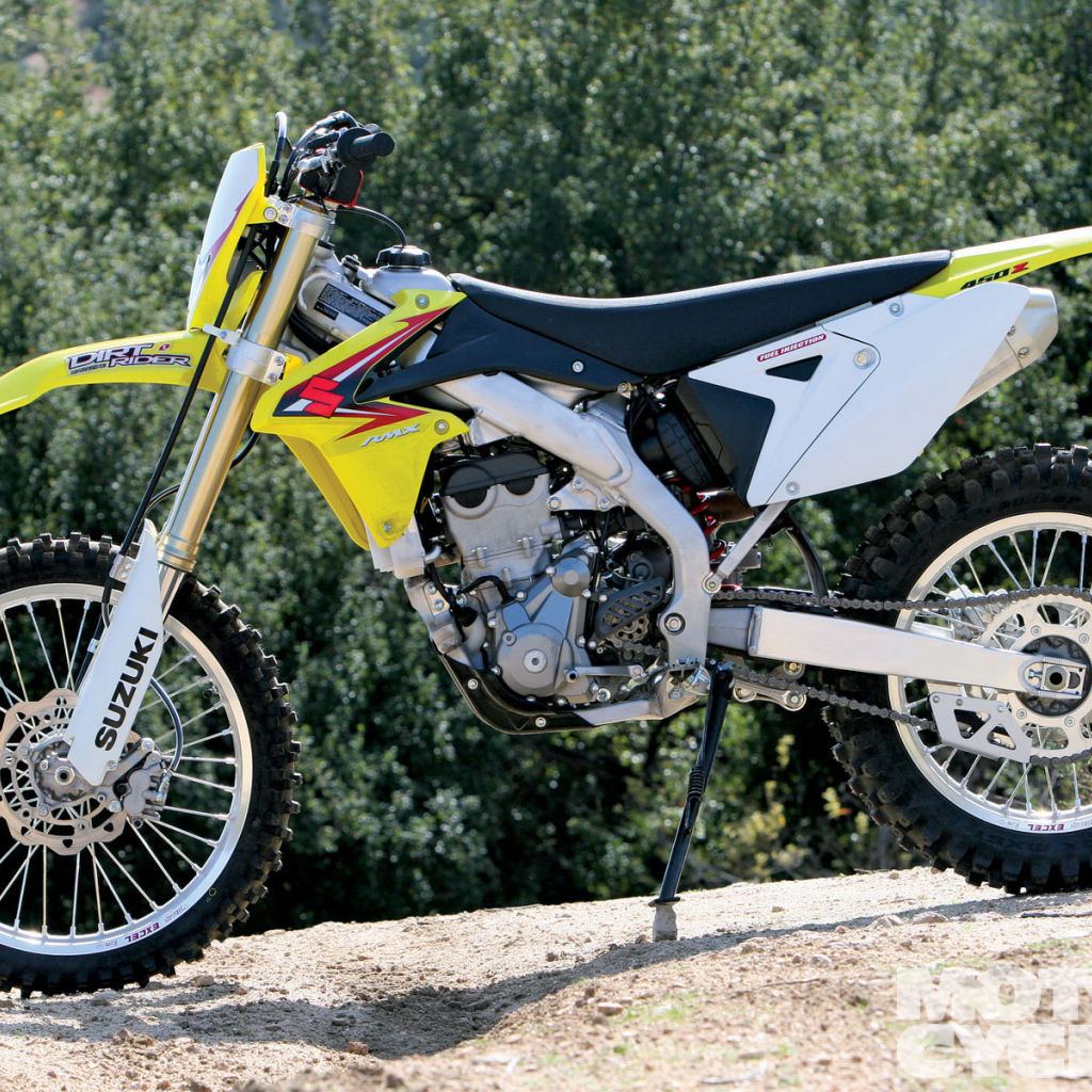 Надежный мотоцикл Suzuki RMX 450 Z