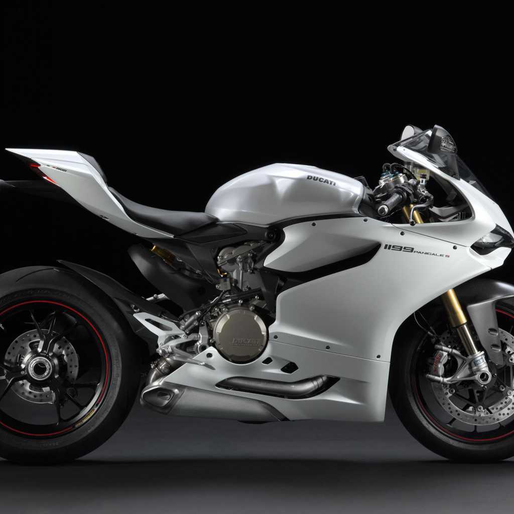 Надежный мотоцикл Ducati Superbike 1199 Panigale