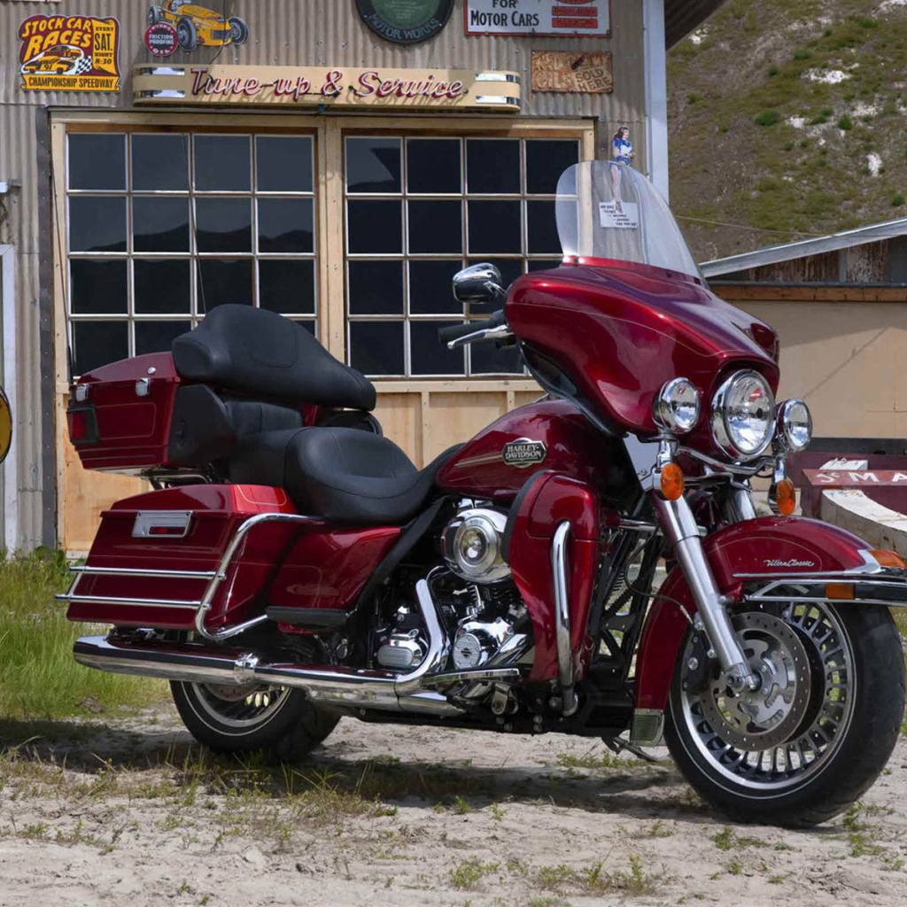 Надежный мотоцикл Harley-Davidson CVO Electra Glide Ultra Classic