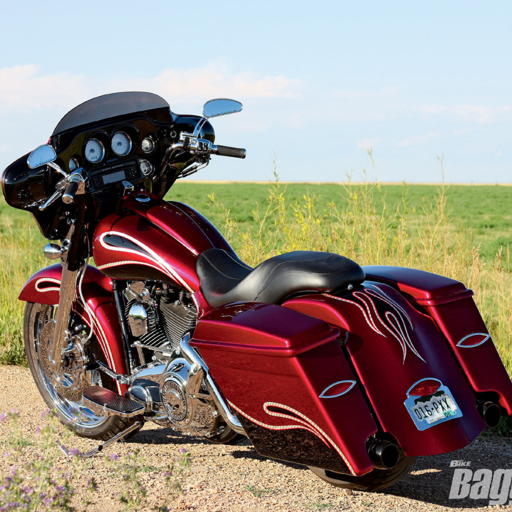 Надежный мотоцикл Harley-Davidson Street Glide