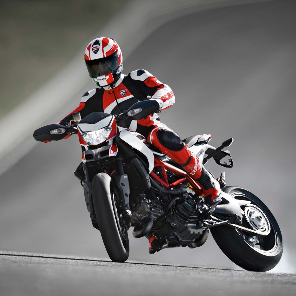 Тест-драйв мотоцикла Ducati Hypermotard