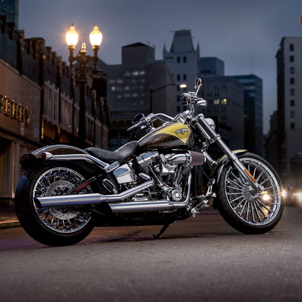 Тест-драйв мотоцикла Harley-Davidson CVO Breakout