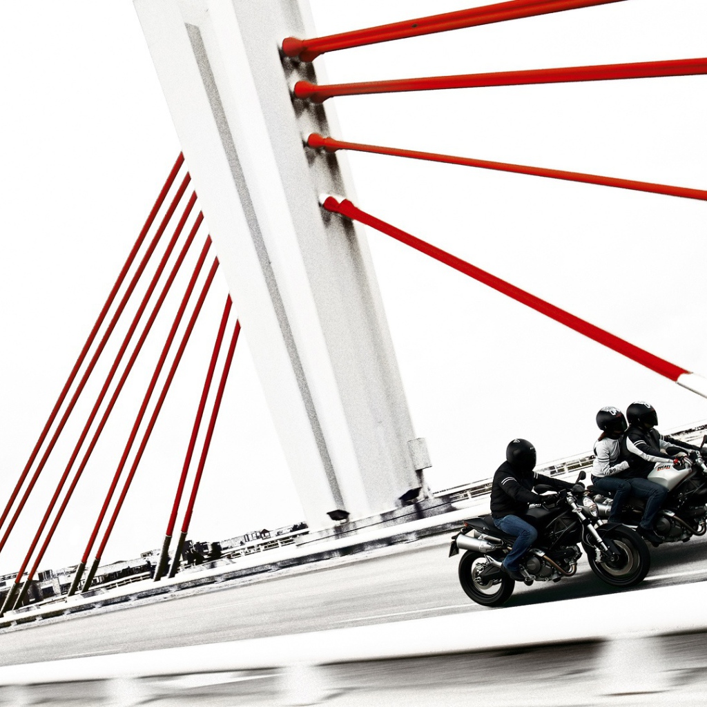 Гонка монстров Ducati