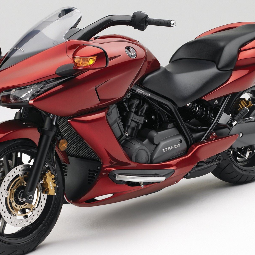 Красный мотоцикл Honda DN 01