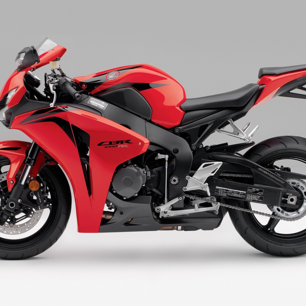 Красный Honda CBR 1000RR 