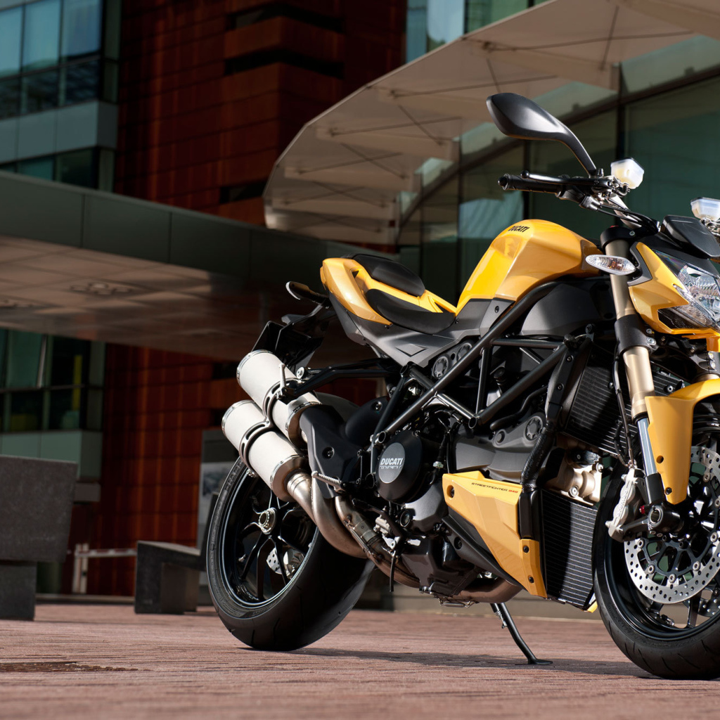 Популярный мотоцикл Ducati Streetfighter 848