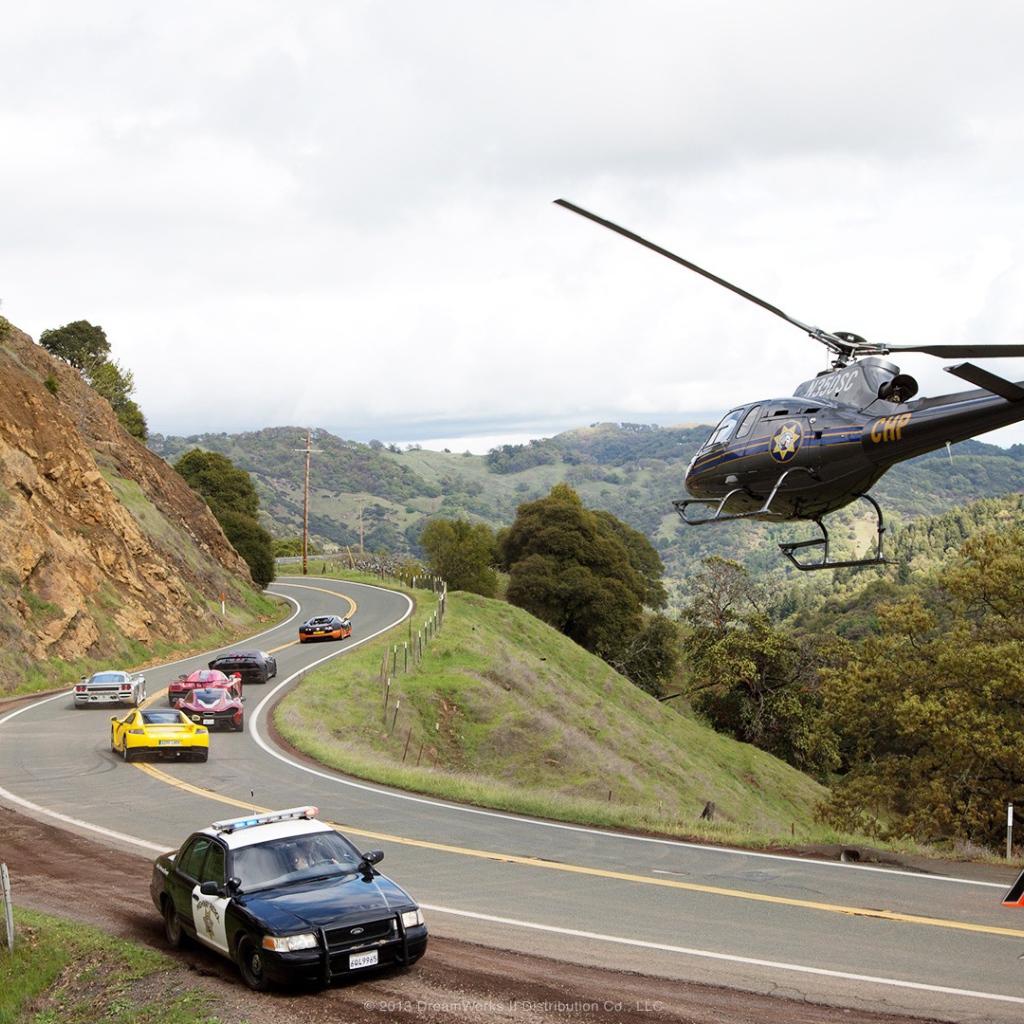 Момент из фильма Need for Speed Жажда скорости