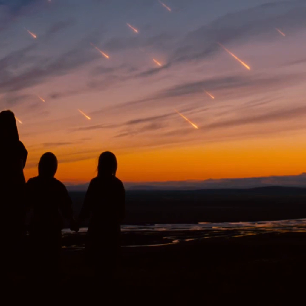 Ной люди смотрят на город