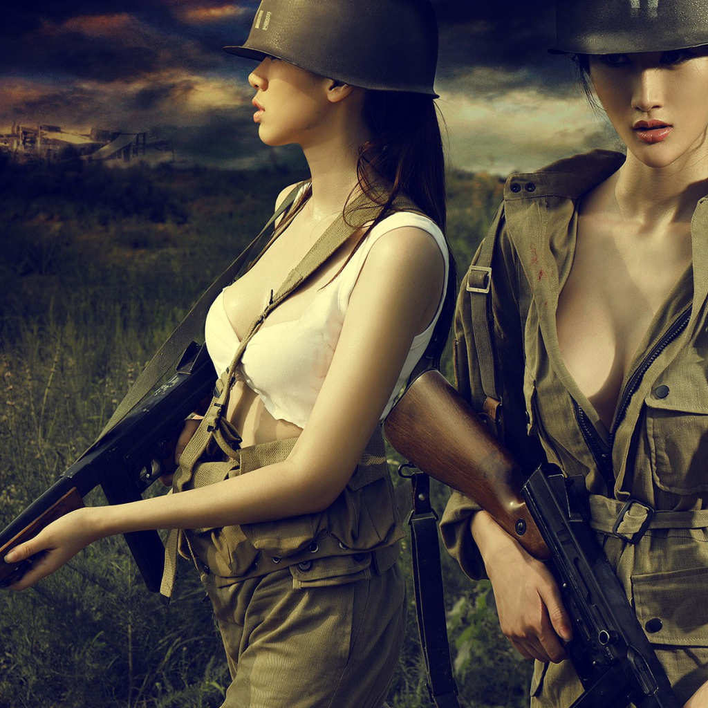 Азиатки в военной форме