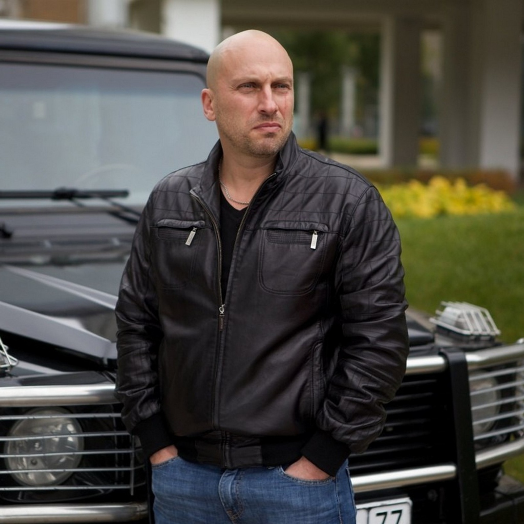 Фома со своим геликом в сериале Физрук