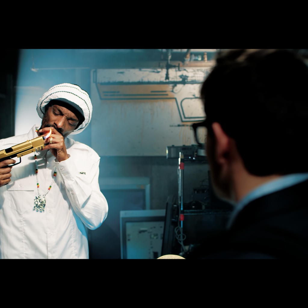 Одноклассники.ru НаCLICKай удачу Снуп Дог подкуривает