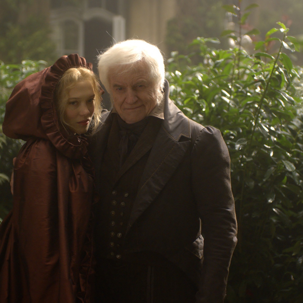 Интересный кинофильм Красавица и чудовище 2014