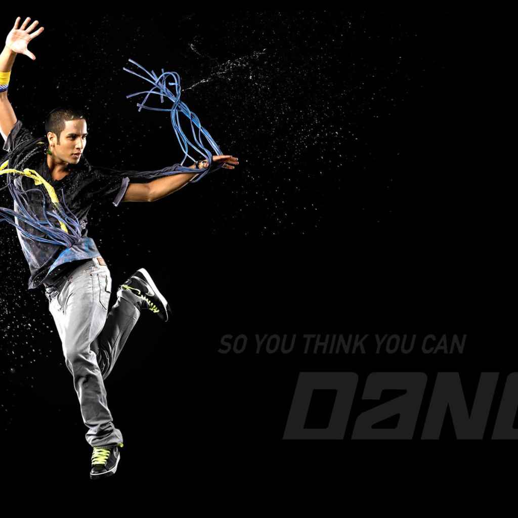 Танцор среди брызг воды