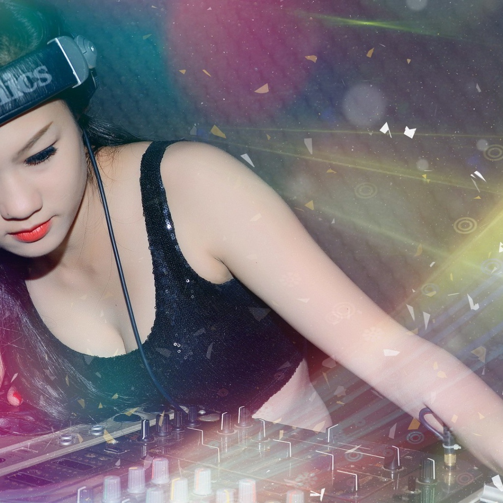 Ди джей девушка