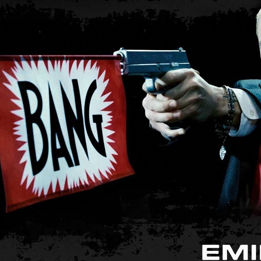 Eminem с пистолетом